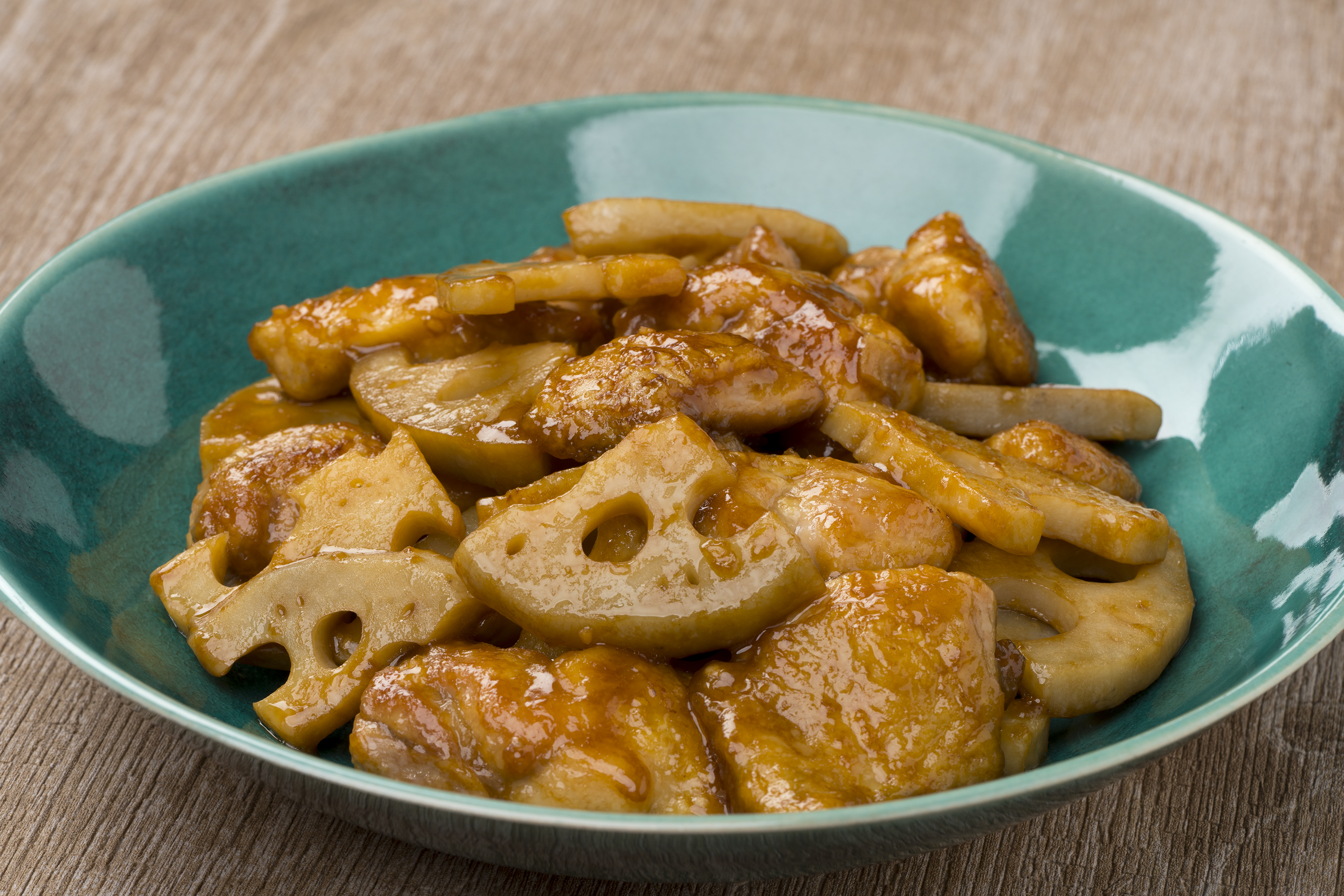 鶏肉とれんこんのにんにく醤油炒め