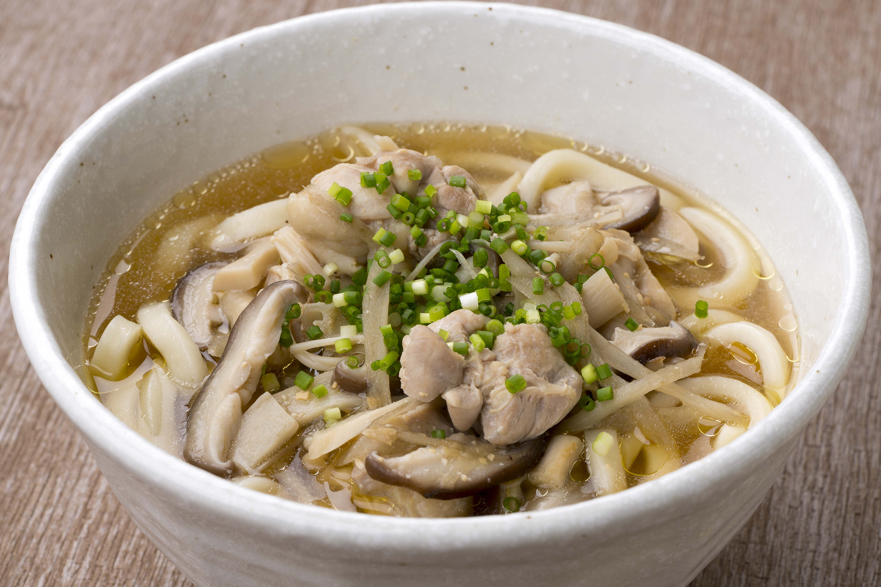 鶏肉ときのことごぼうの味噌うどん