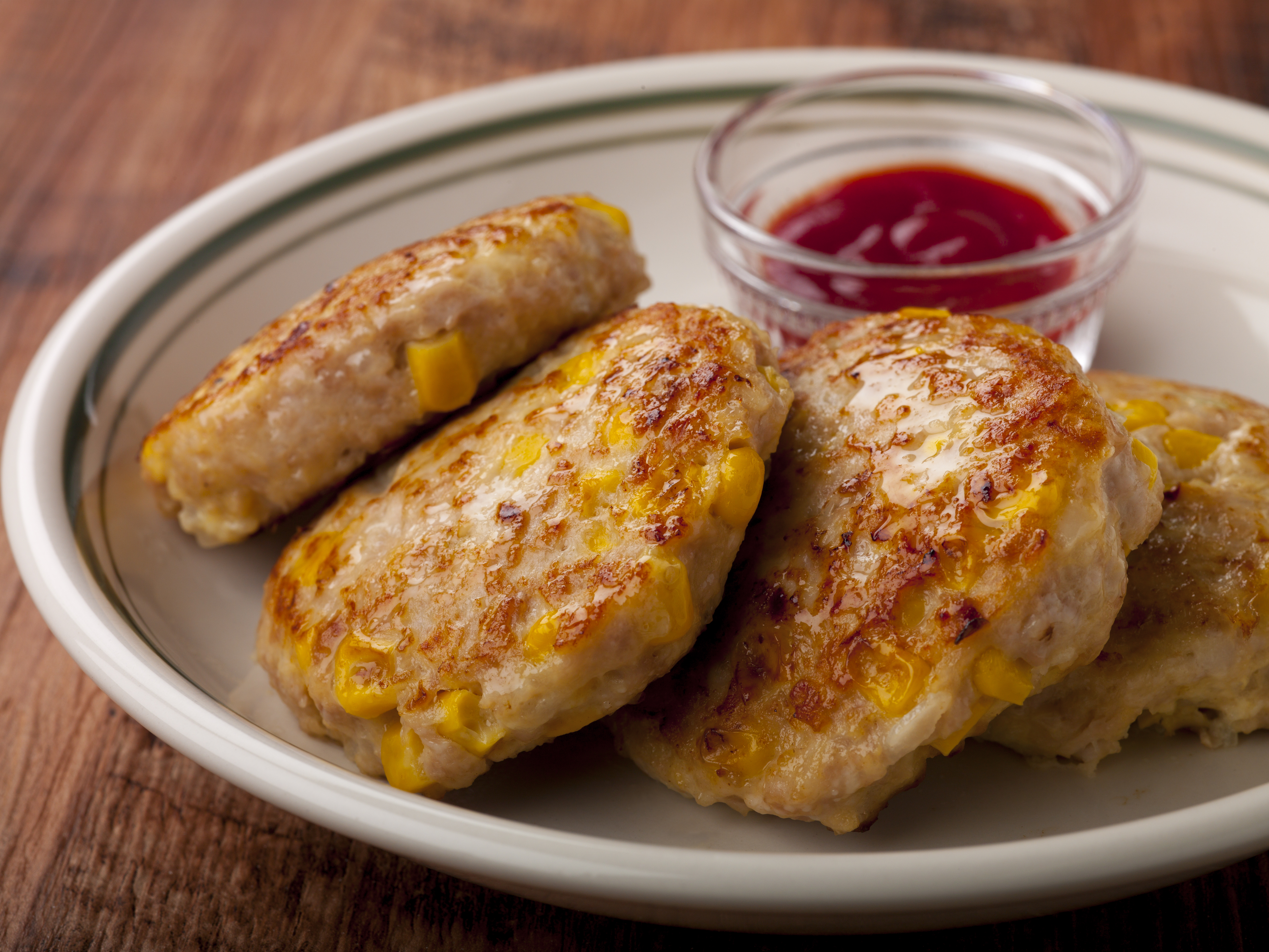 コーン入りチキンハンバーグ