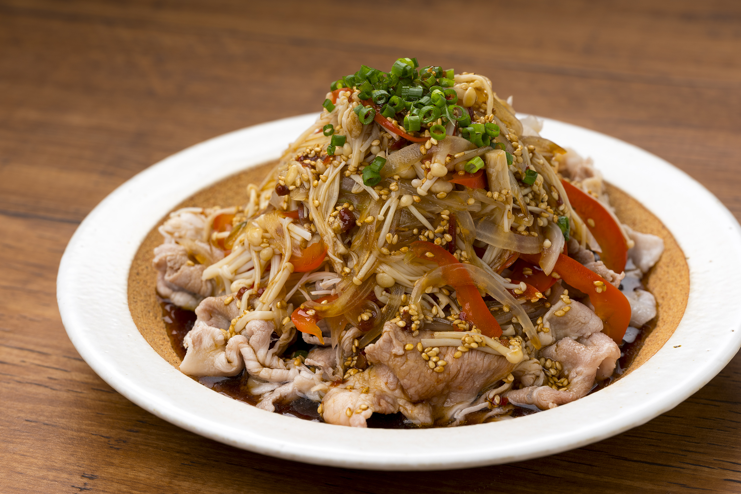 豚肉のピリ辛えのきソースかけ