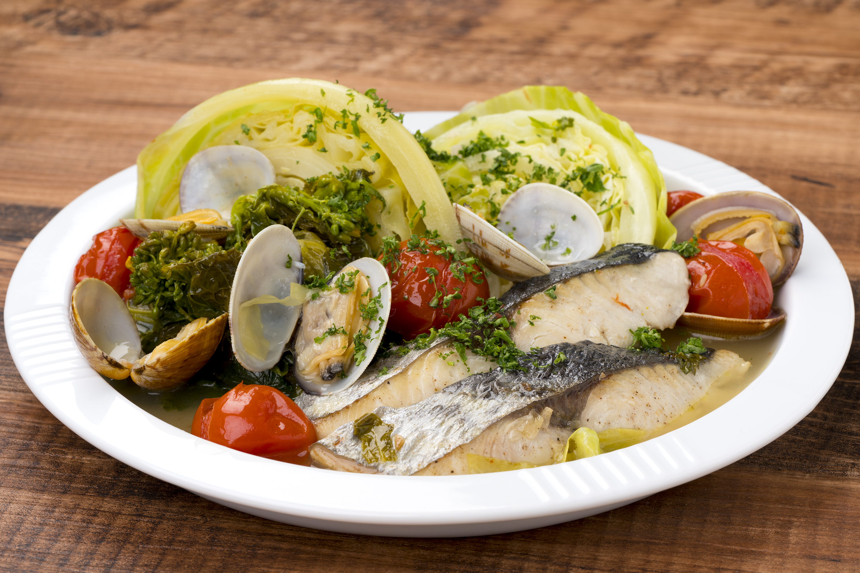 サワラと春野菜のアクアパッツァ