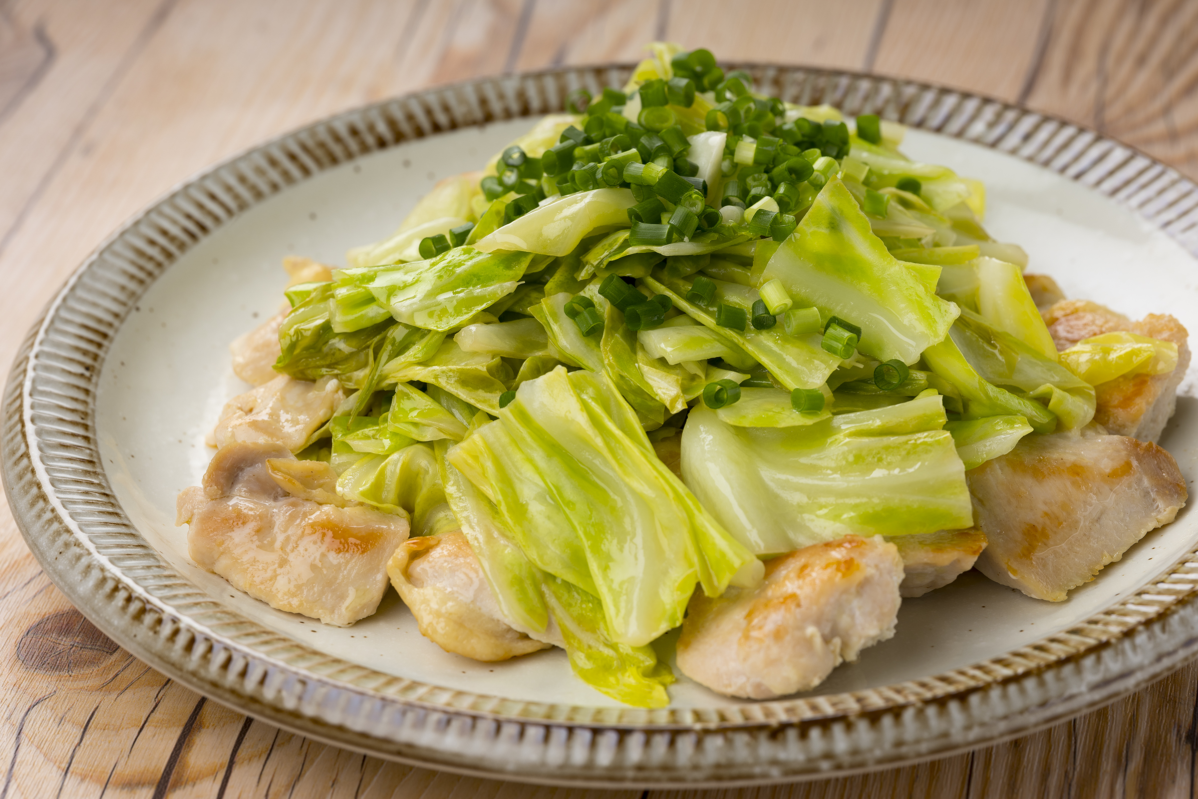 鶏肉のレモンキャベツのせ