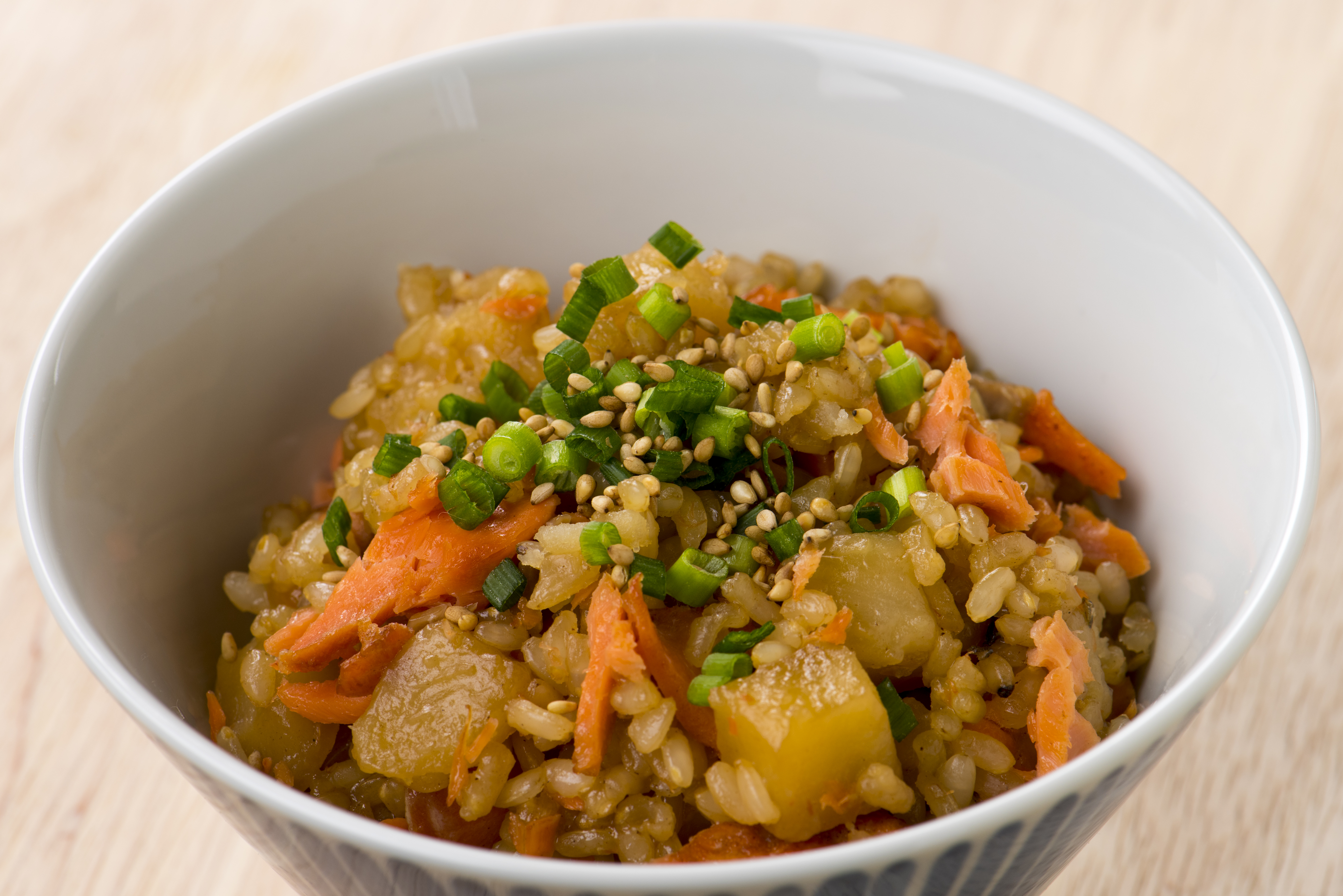 鮭とじゃがいもの炊き込みご飯