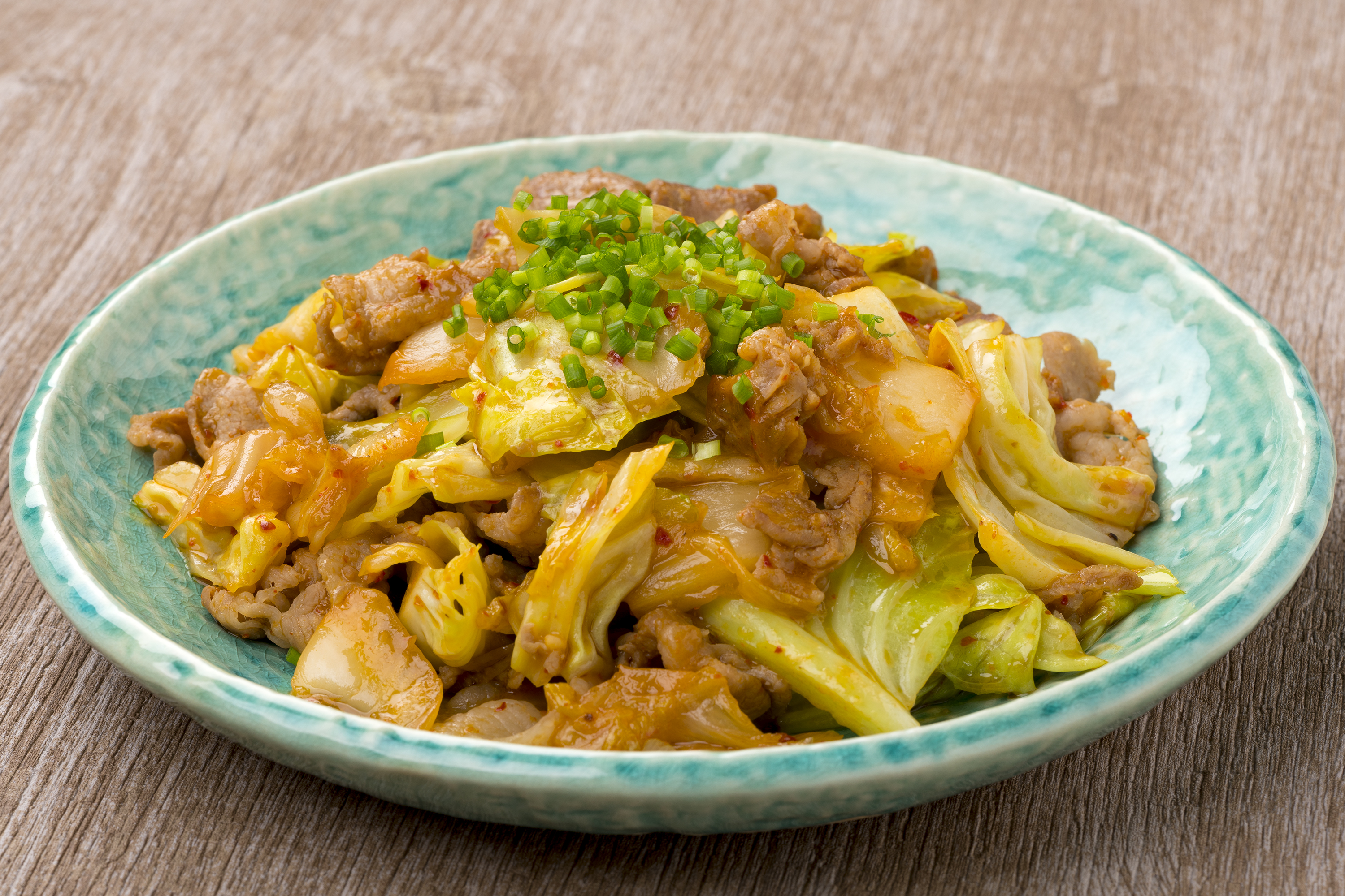 豚肉とキャベツのキムチ味噌炒め