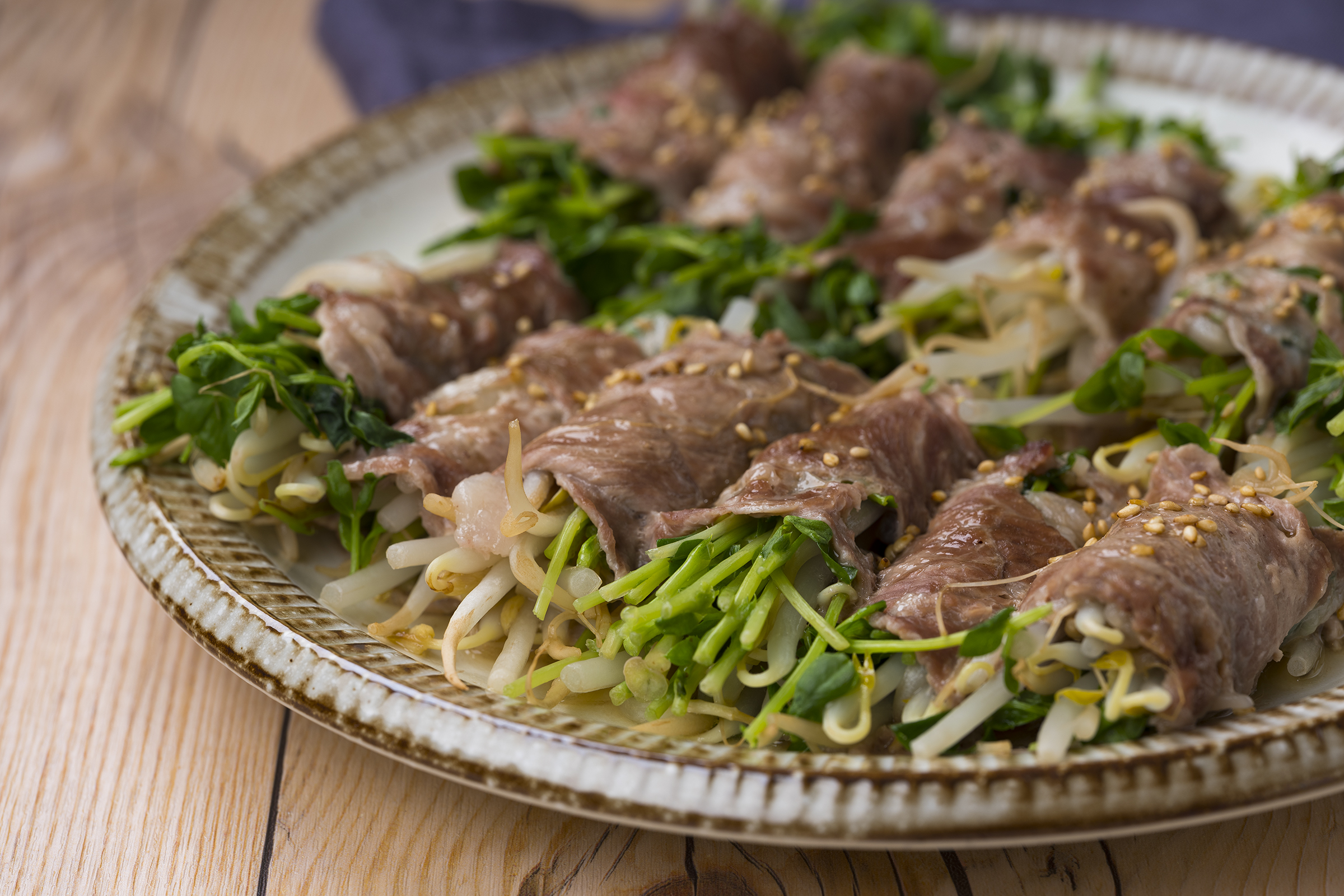 豆苗ともやしの肉巻き