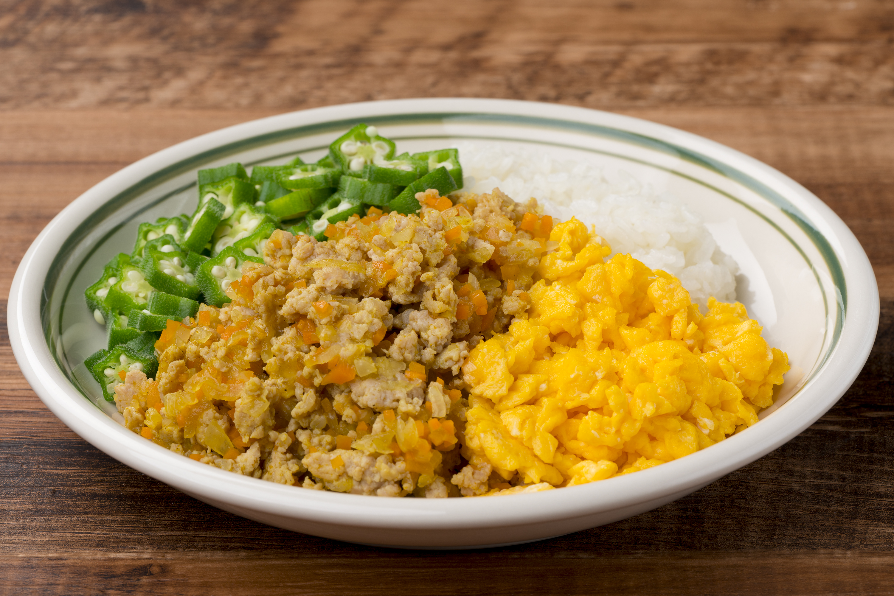 三色ドライカレー