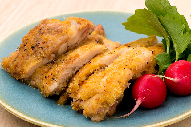 鶏肉のチーズパン粉焼き