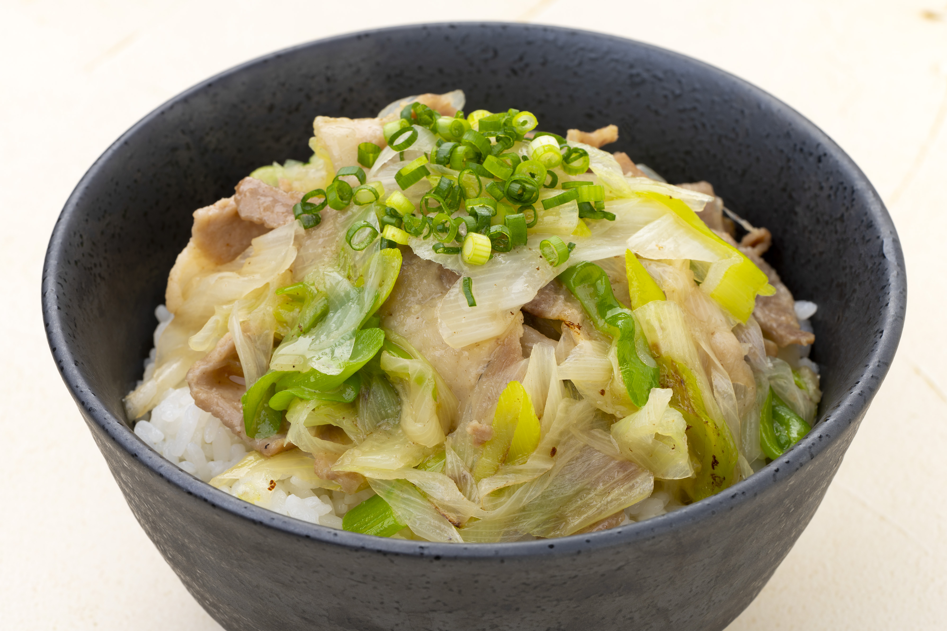 豚肉ネギ塩丼