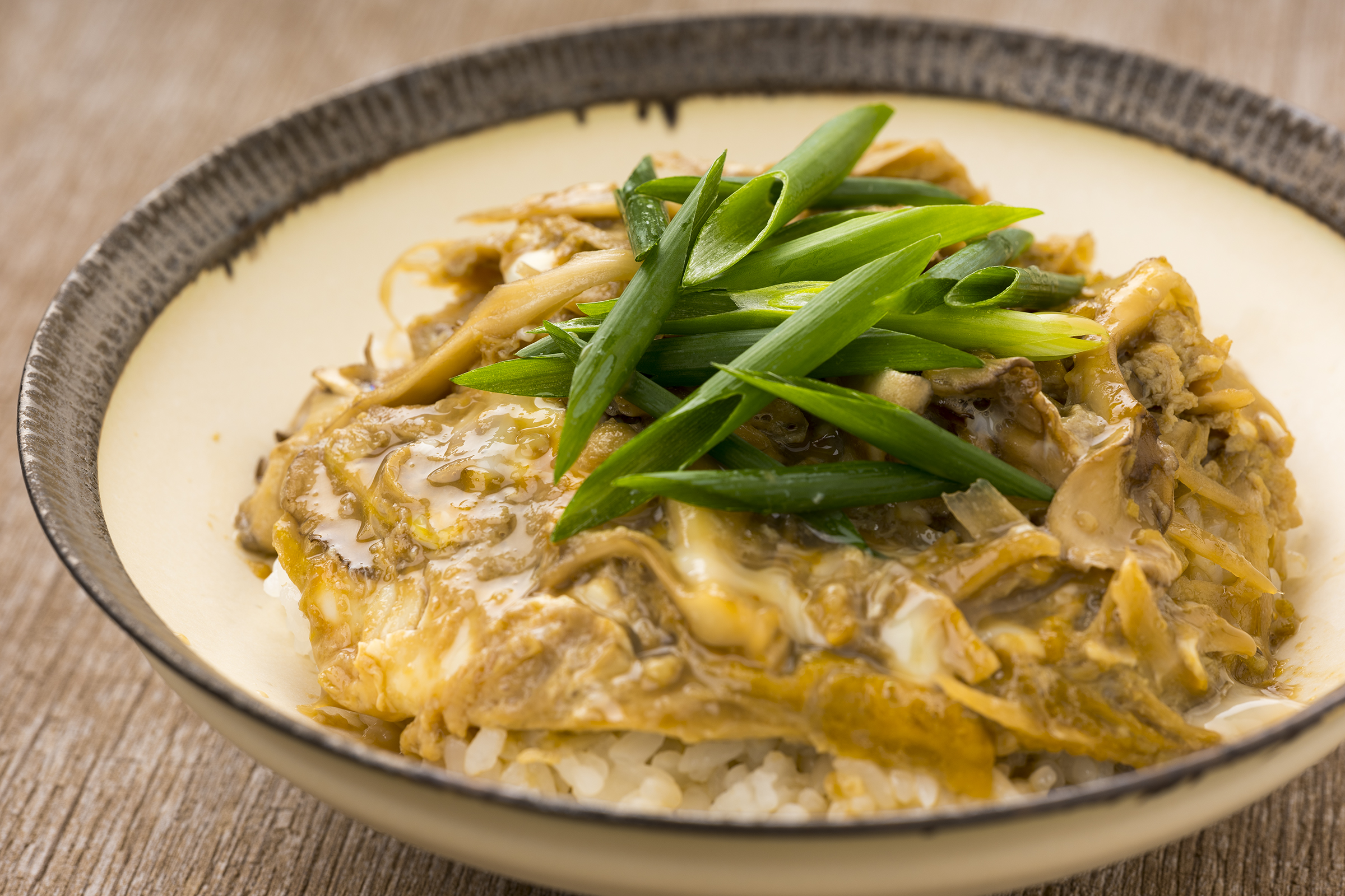 ごぼうとマイタケの卵とじ丼