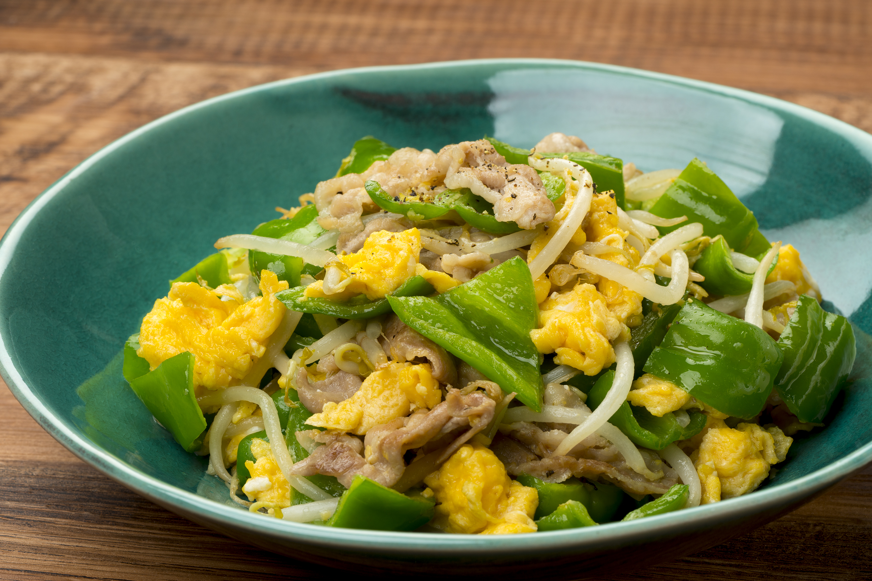 ピーマンと豚肉のふわふわ卵炒め