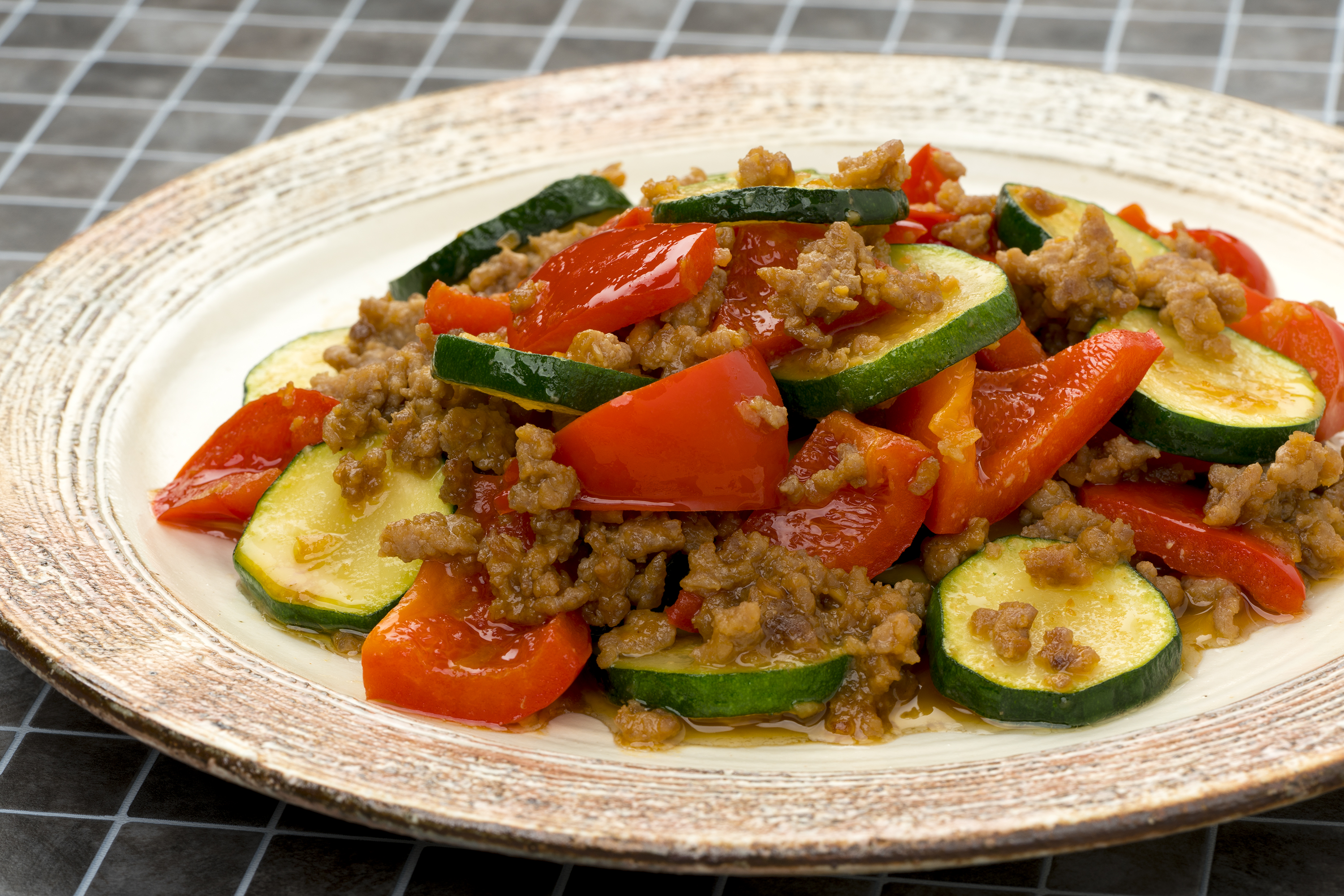ズッキーニと豚挽肉の味噌炒め