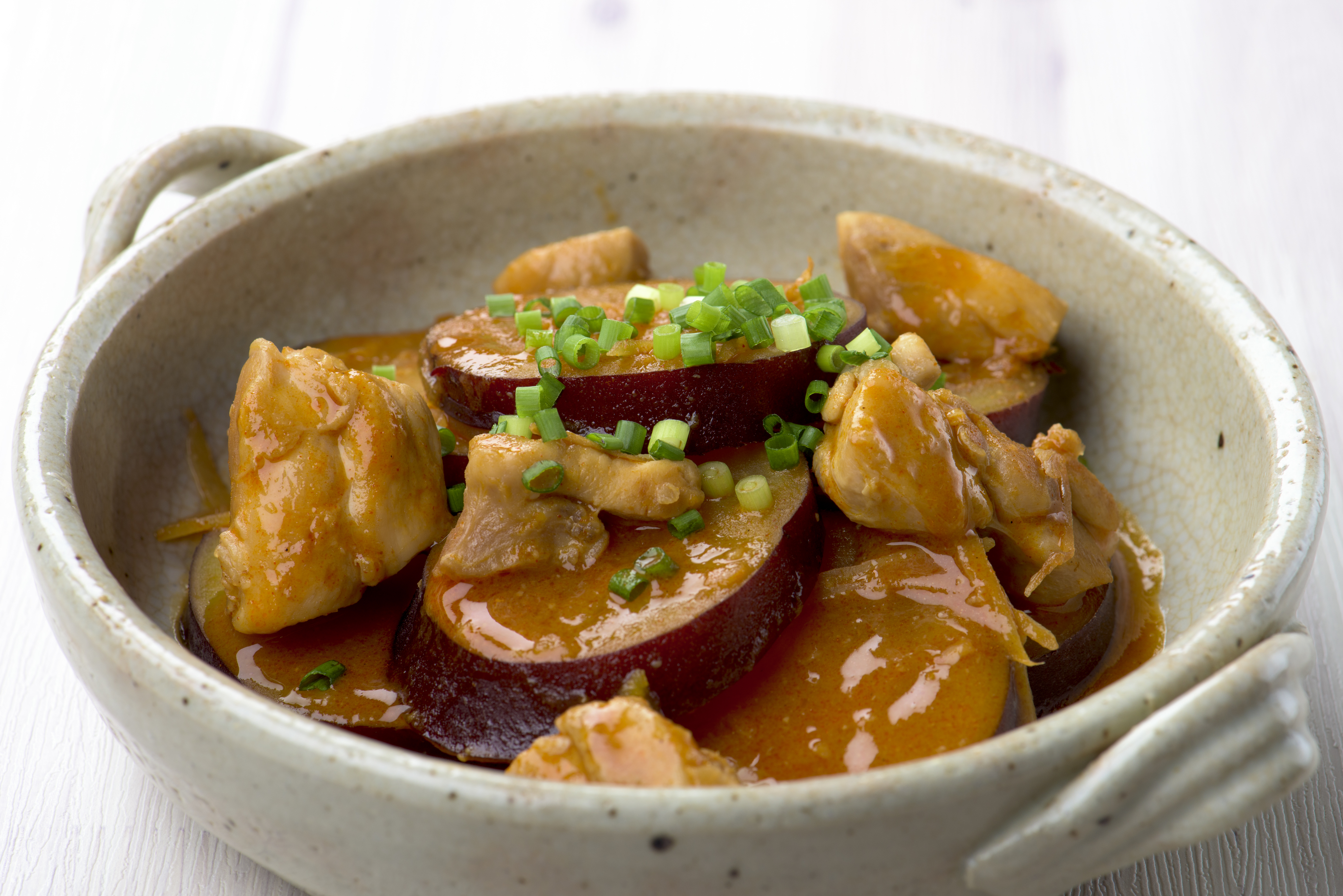 鶏肉とさつま芋のコチュジャン煮